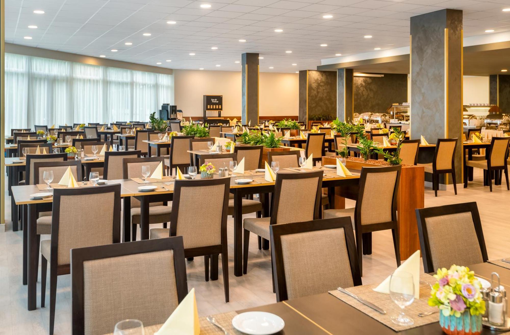 Hunguest Szeged - Ex Forras Hotel Exterior photo